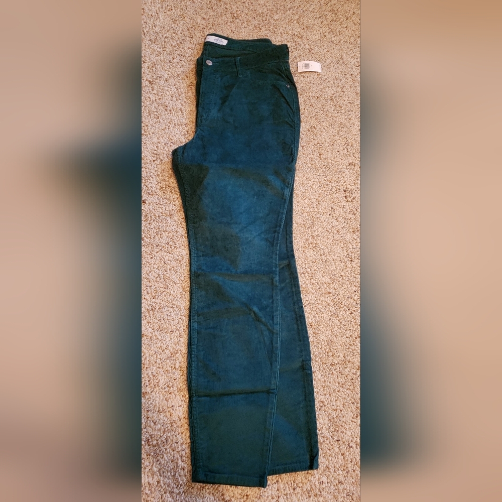 Old Navy High-Rise Rockstar Super Skinny Corduroy Pants in Green - Size 14